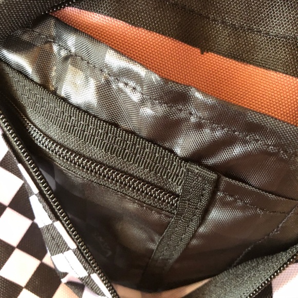 🎉SALE🎉 NWT Unisex Vans “Sporty Realm” backpack. - Picture 7 of 11